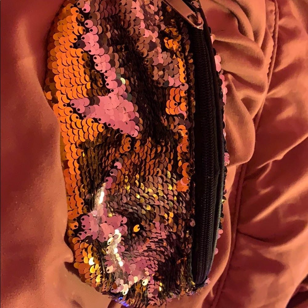 Sequence fanny pack